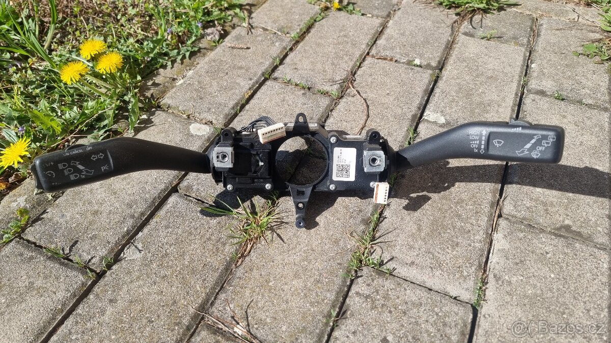 Přepínače pod volantem 5K0953502M, 5K0953521AT