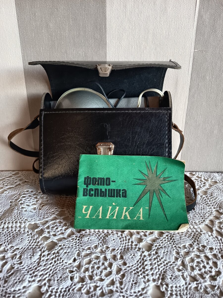 Blesk k fotoaparátu značky Čajka