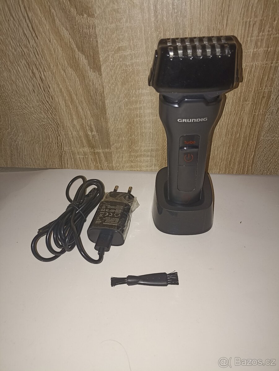 Holicí strojek GRUNDIG MS9330