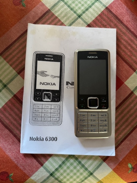 Nokia 6300 - mobilní telefon