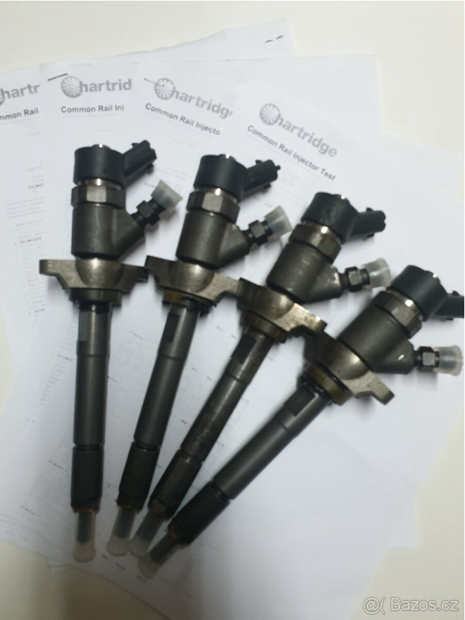 413. Vstřikovač BOSCH 0 445 110 261 2,2 DCI