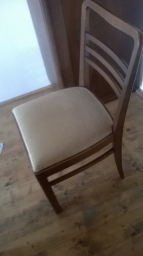 stůl a čtyři židle rok 1950 - 1960, 4 židle pohovka a postel