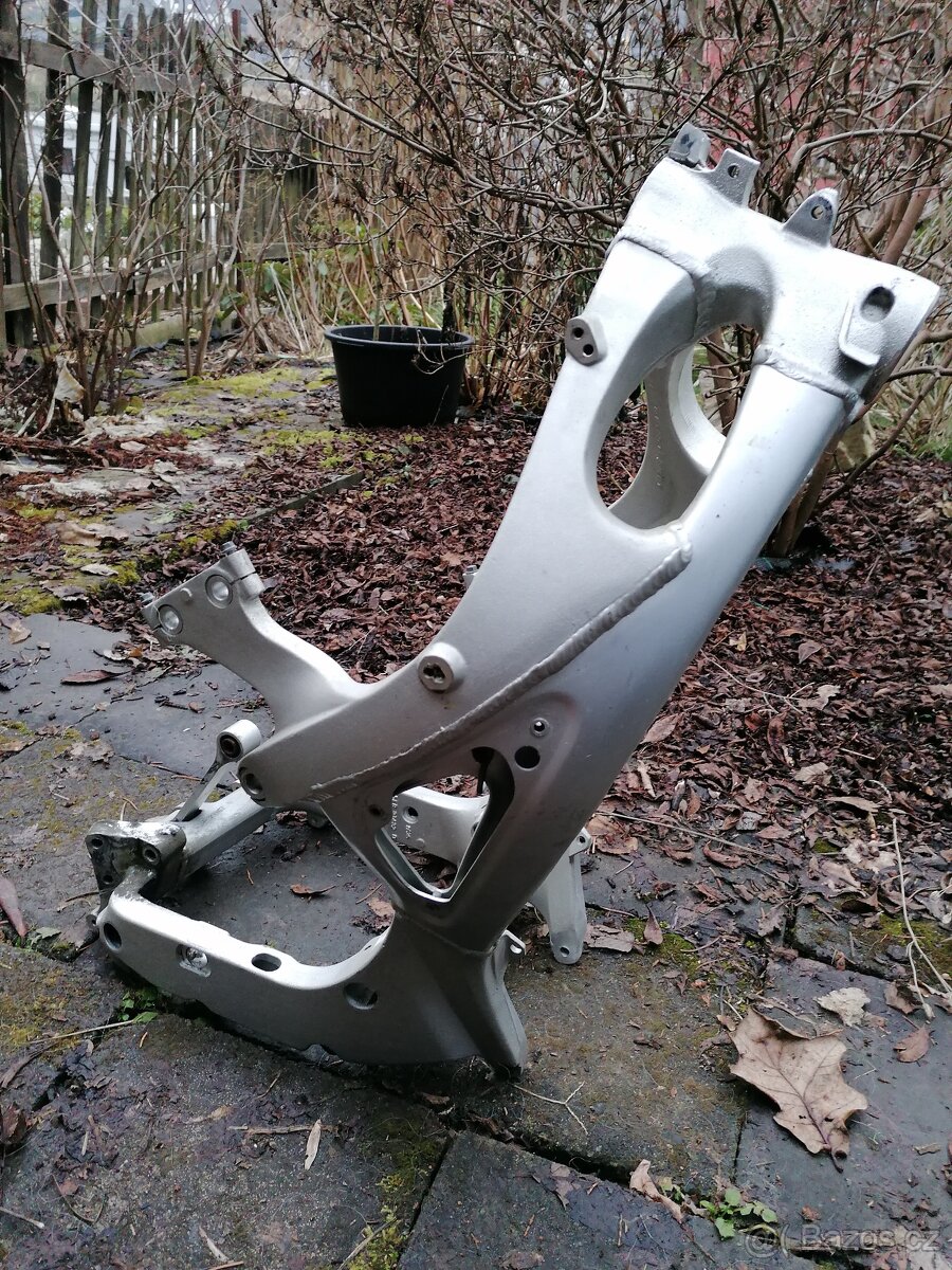Rám YAMAHA YZF R6 r. cca 2000