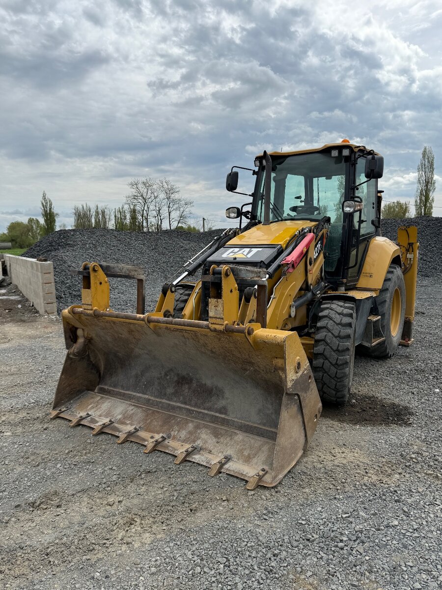 Traktorbagr Cat 427f2