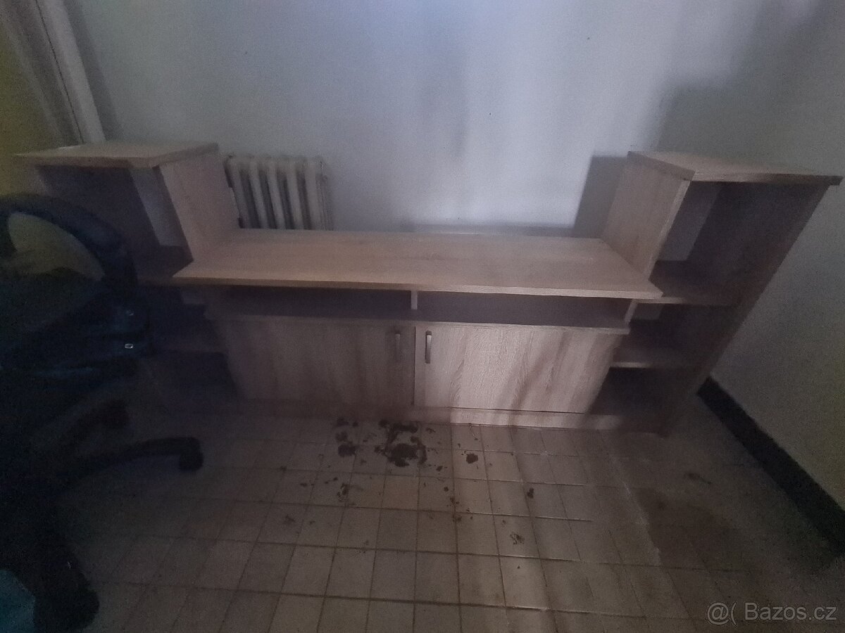 Televizní stolek