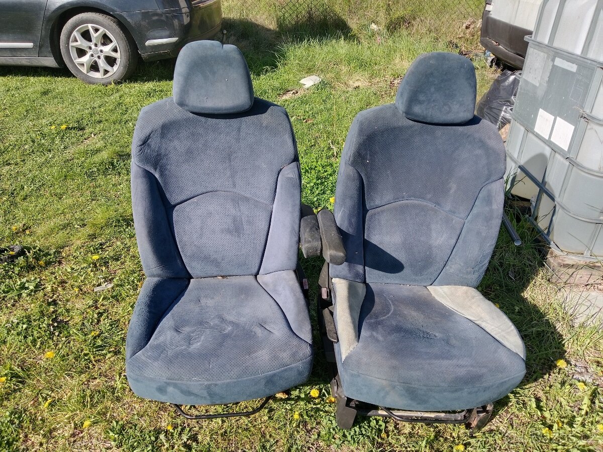 Otočné sedačky, boční okno - Fiat Ducato