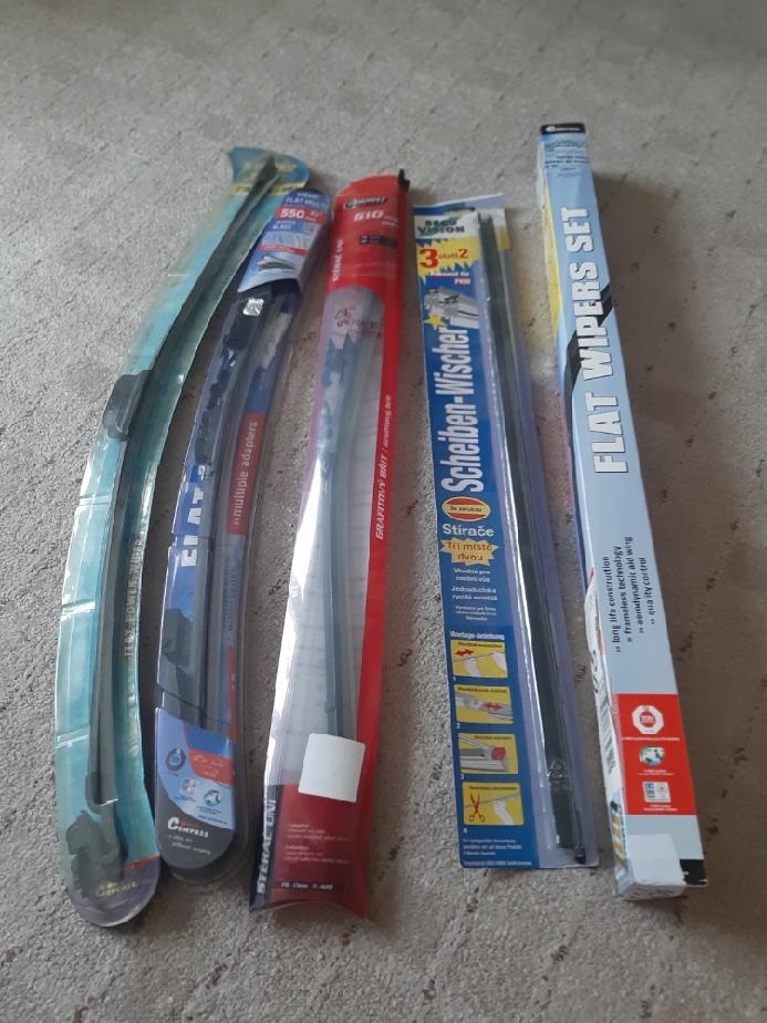 Stěrače FLAT MULTI celkem 5 ks.
