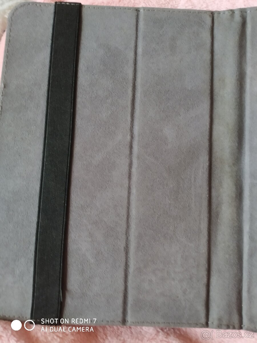 POUZDRO NA TABLET SE STOJANKEM