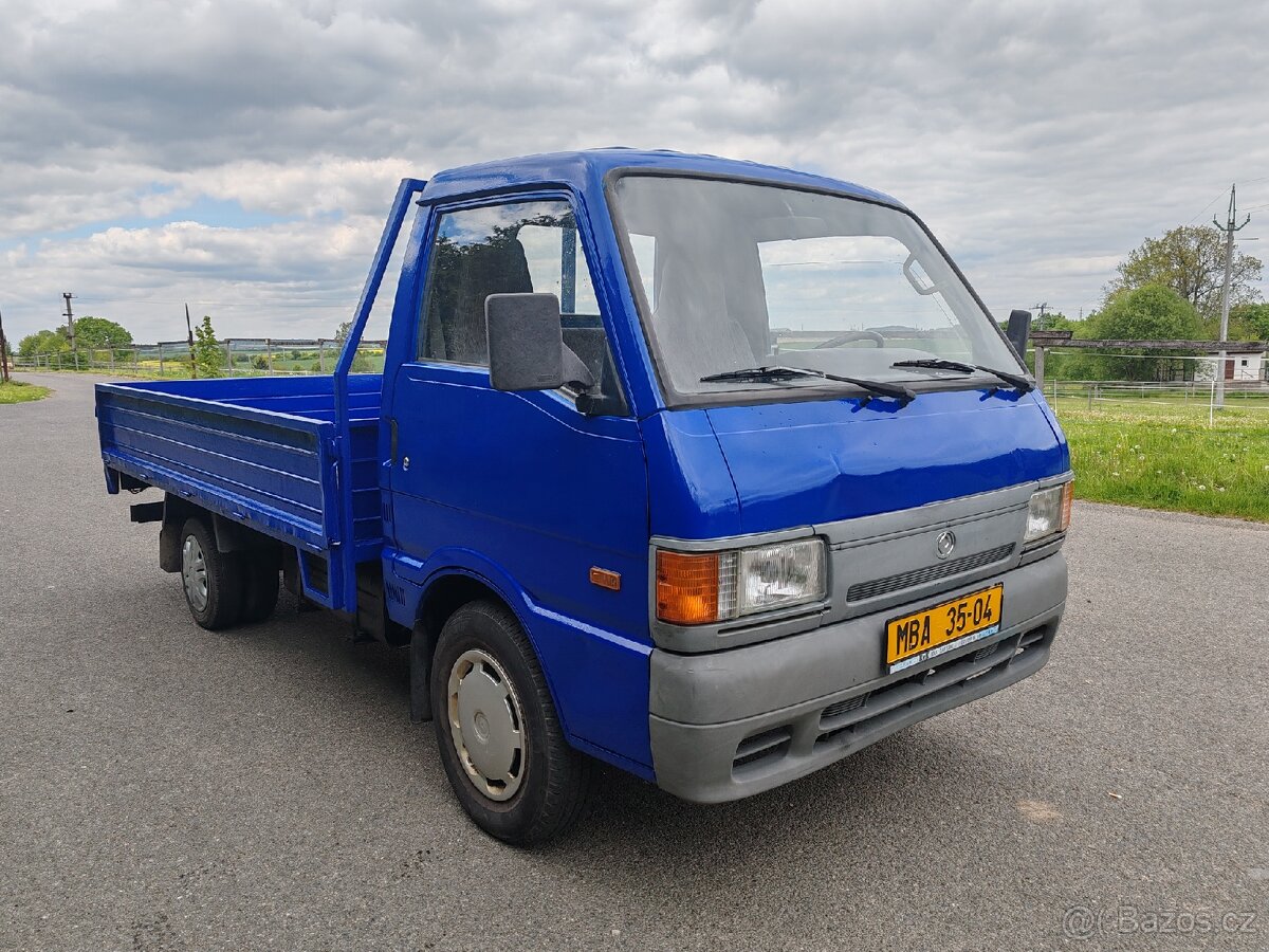 Mazda E2200 Valník