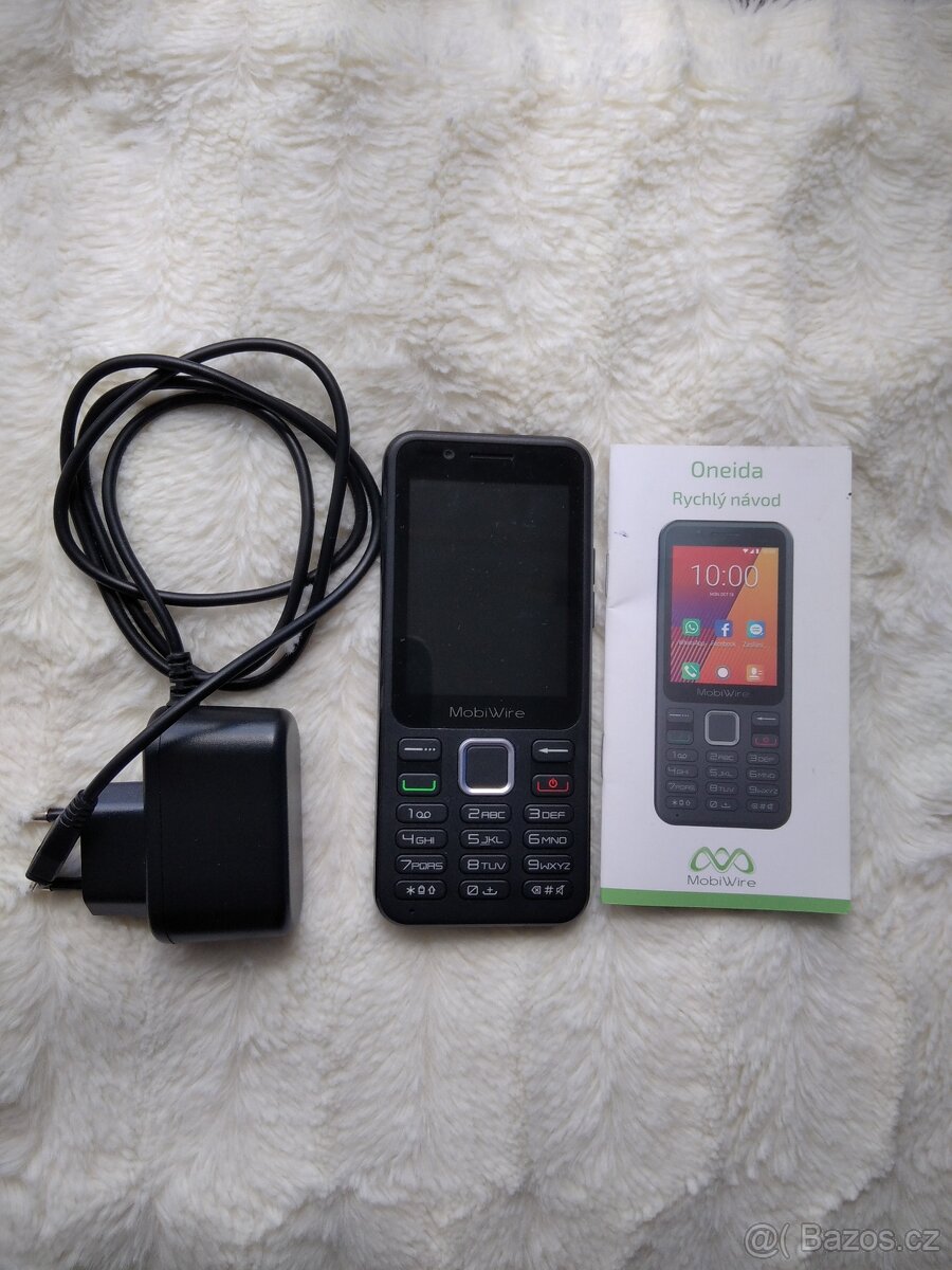 Mobilní telefon Mobiwire Oneida