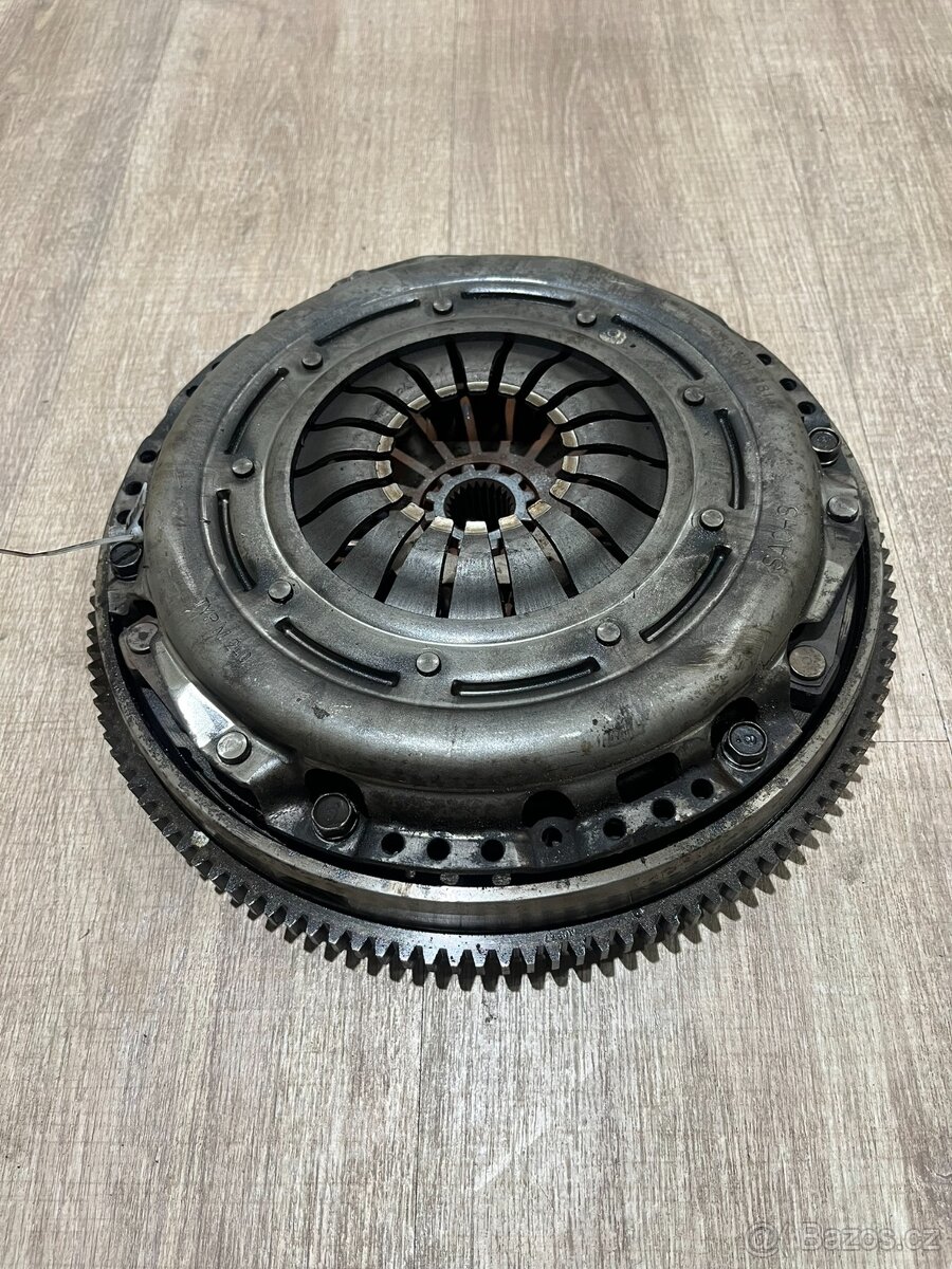 //Spojková sada Subaru 2.0D //