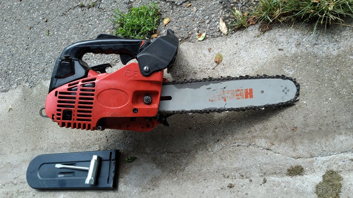 Benzínová řetězová pila HECHT 927