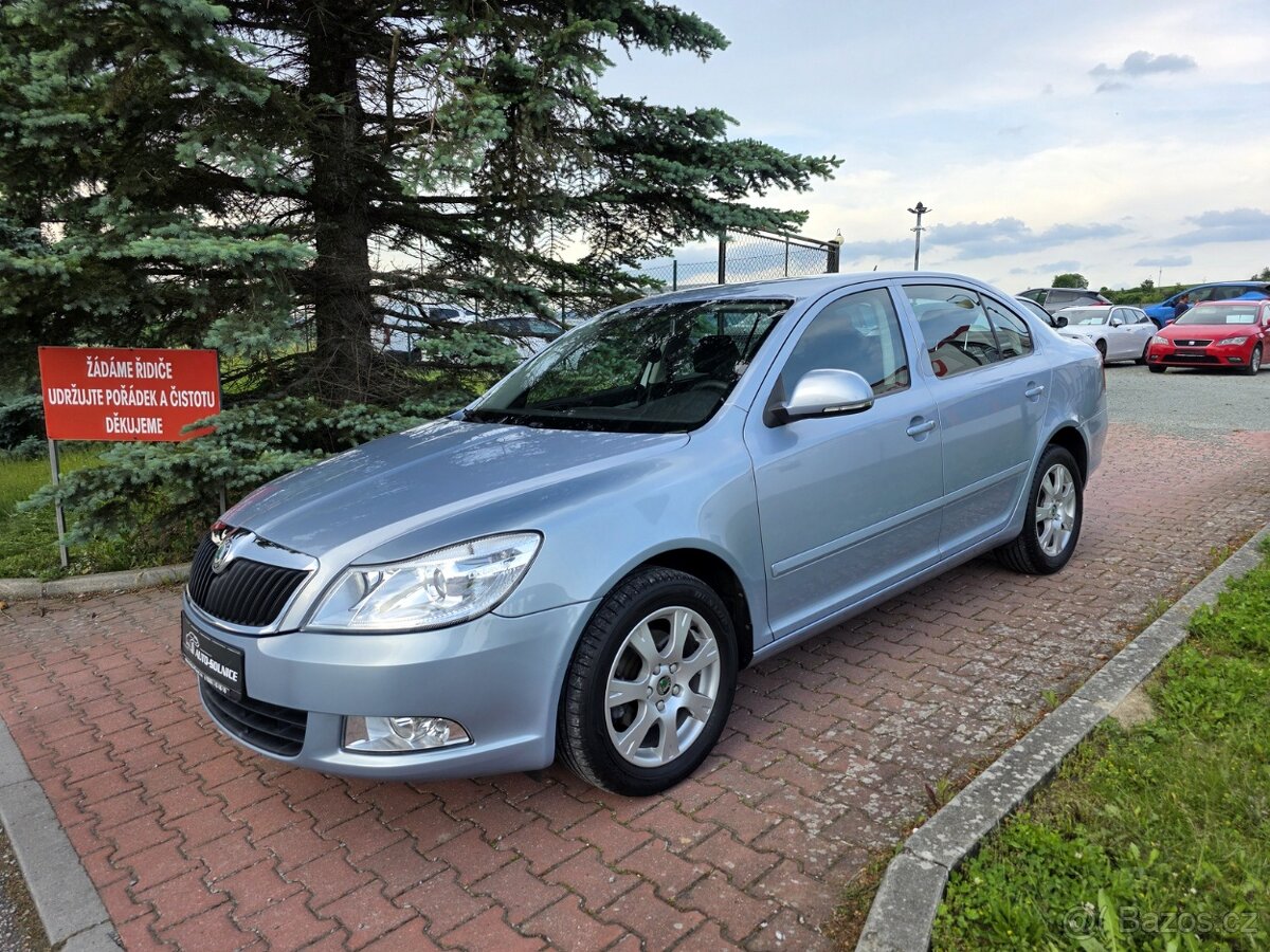 Škoda Octavia II 1.6 MPi limuzína 1 maj.-servis jen Škoda-95