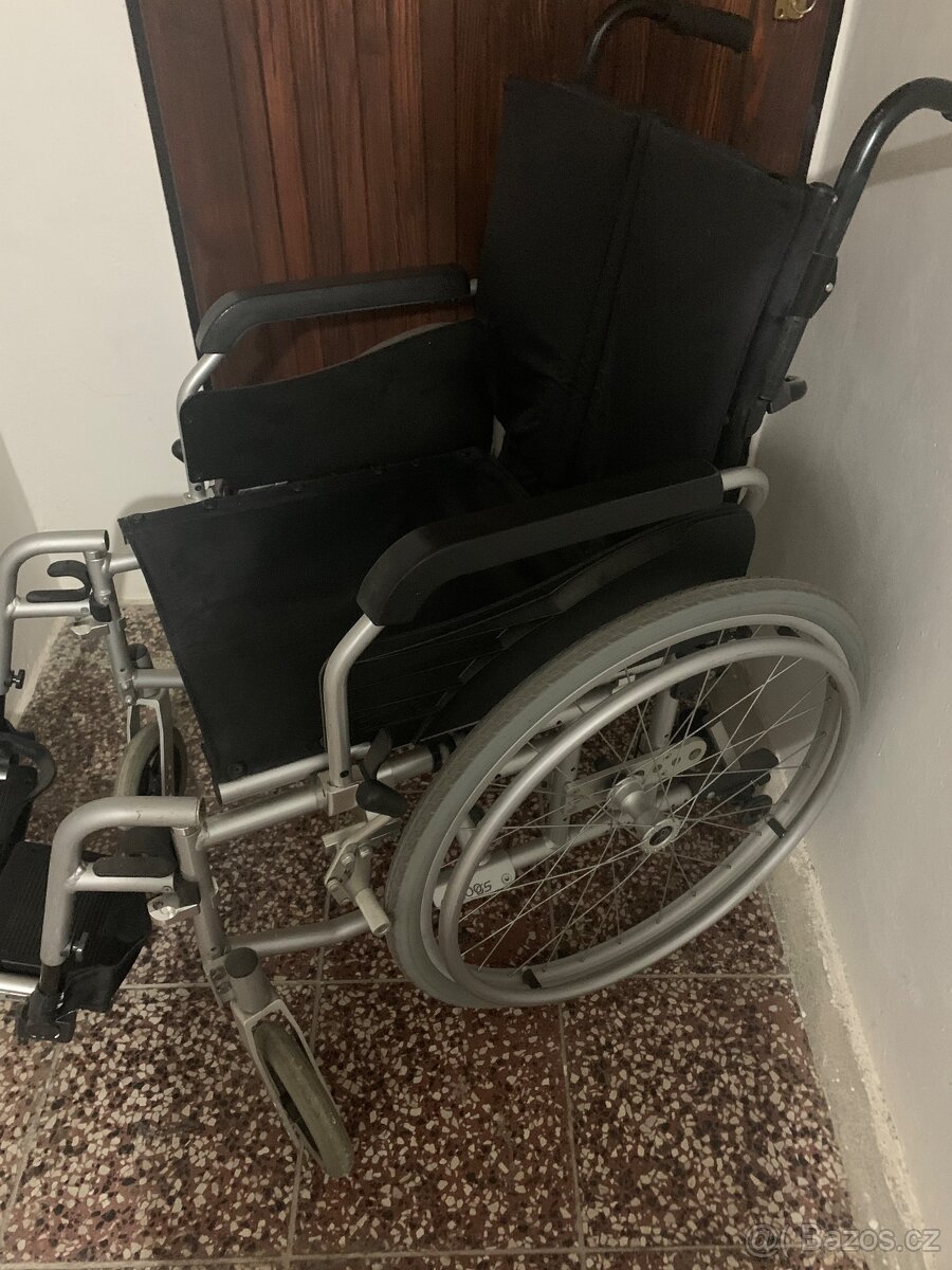 Prodám invalidní mechanický vozík