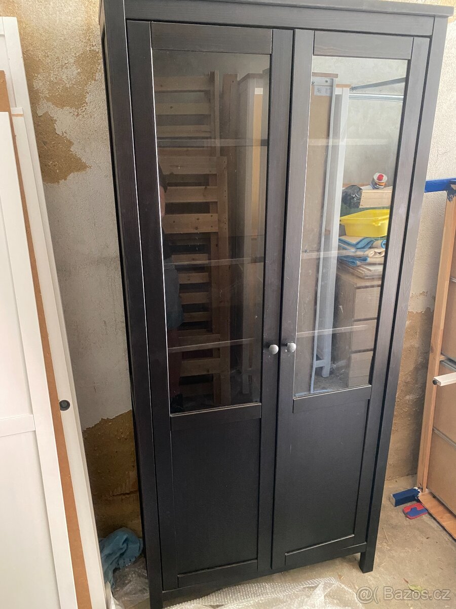 IKEA Hemnes vitrína/knihovna