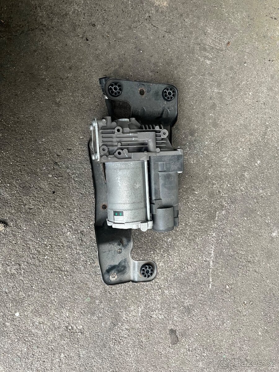 Bmw X5 E70 kompresor podvozku