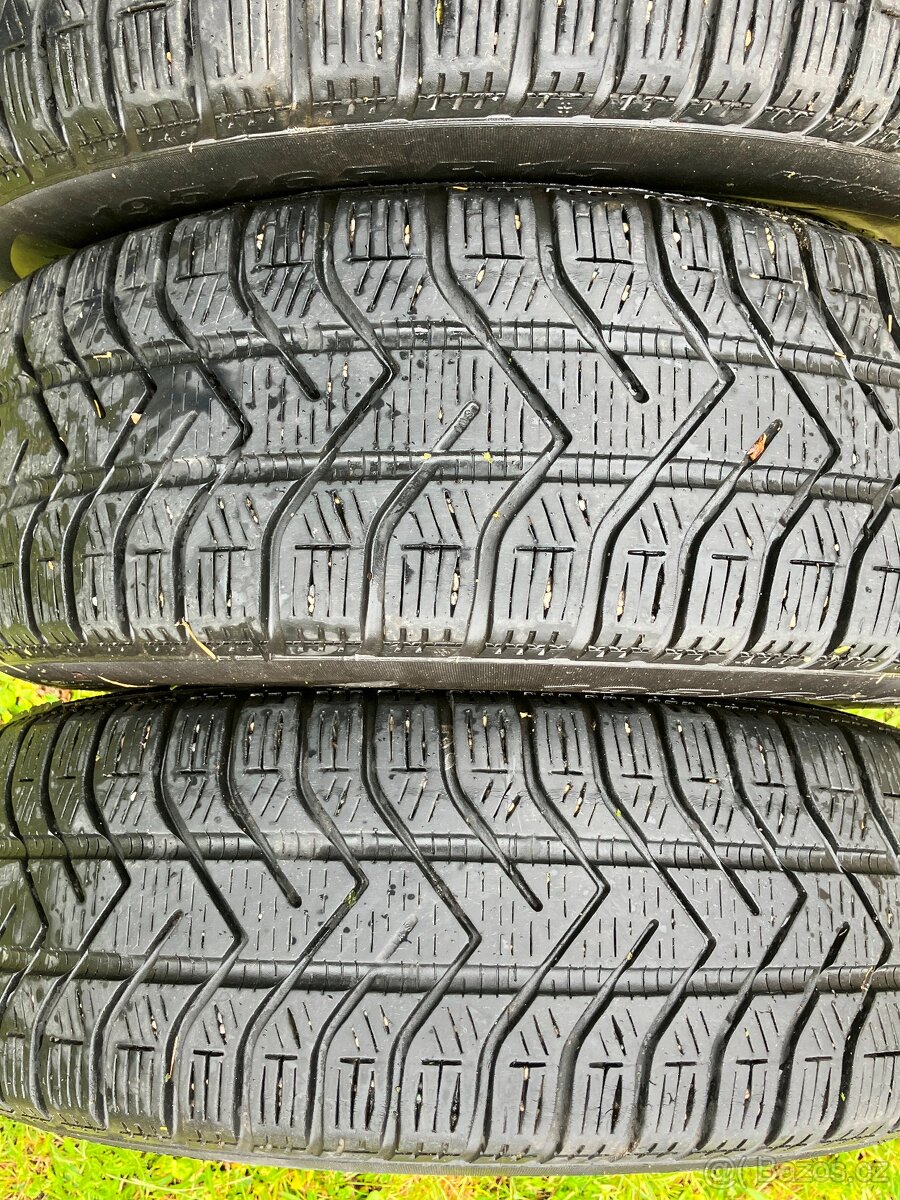 4ks Pneu Pirelli 195/65 R15 91T M+S včetně disků