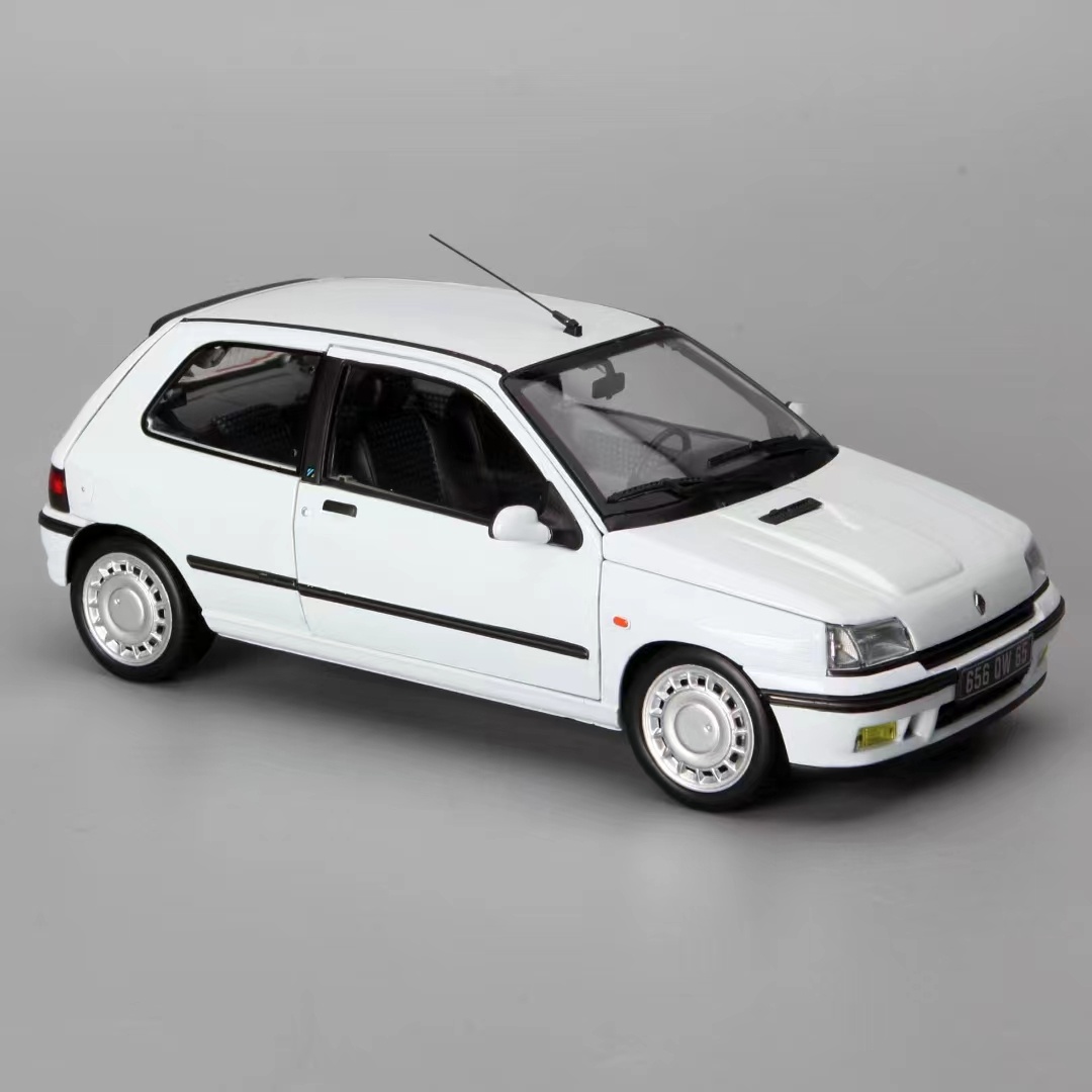 Modely aut 1:18