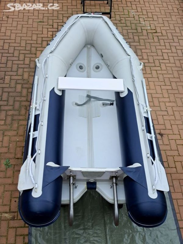 Motorový člun Honda 320 cm, 15 HP