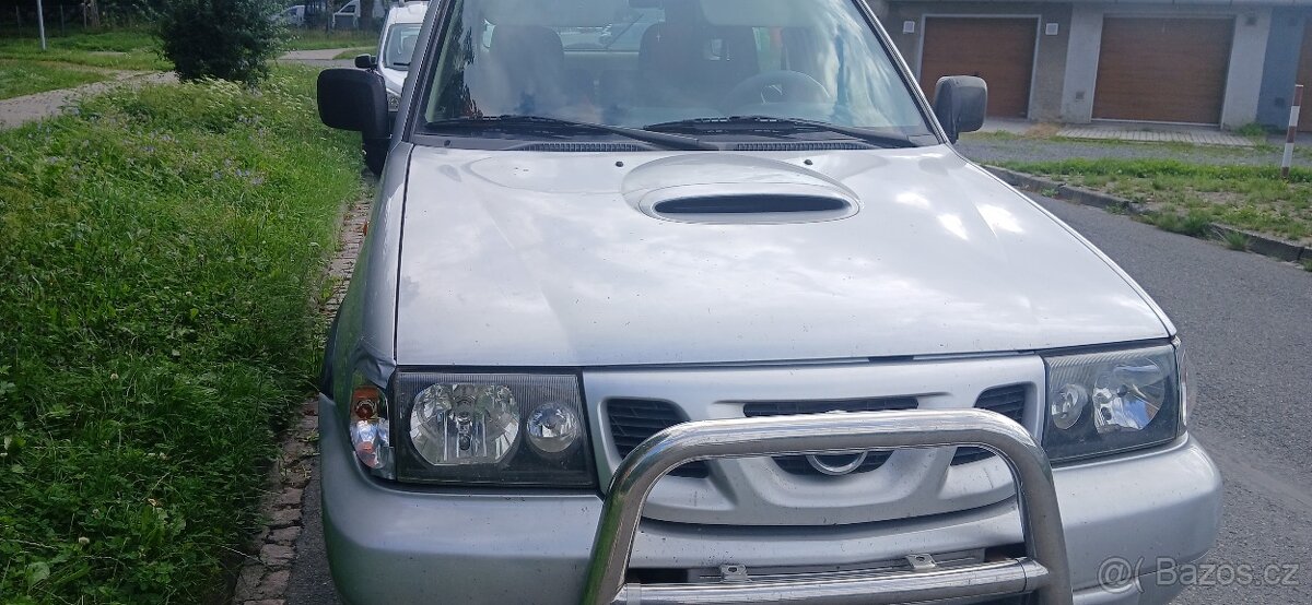 Terrano II 2,7tdi rok 2003