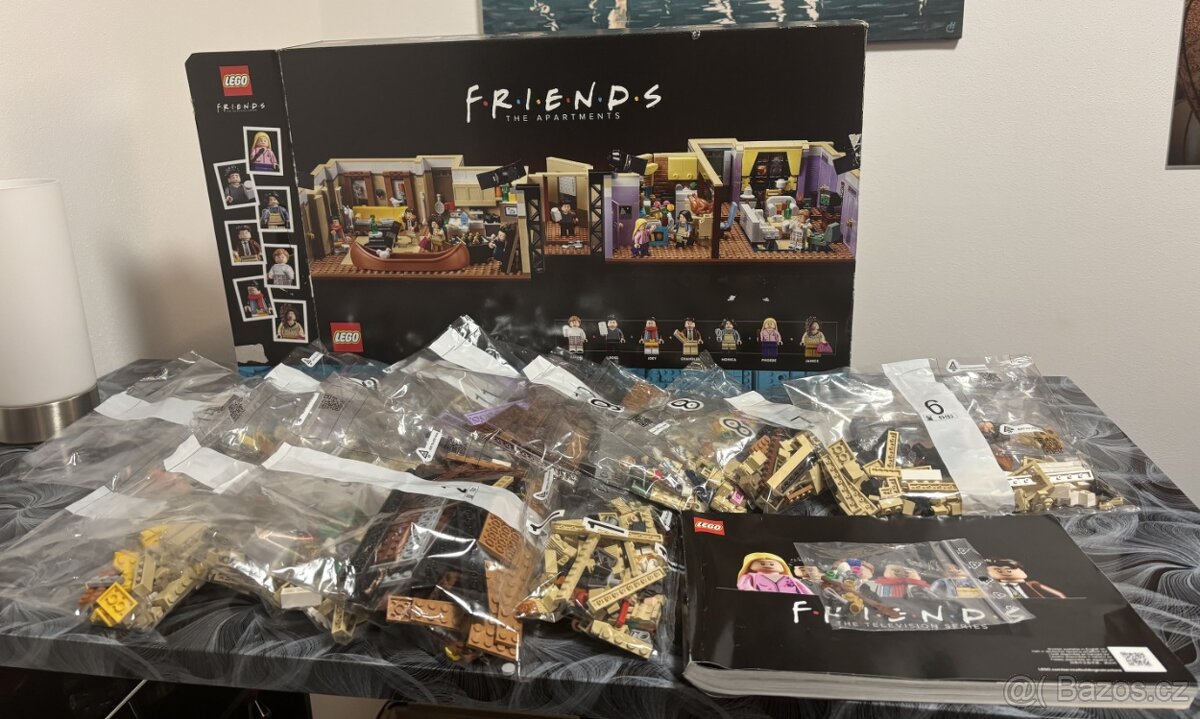 LEGO Friends 10292 Byty ze seriálu Přátelé