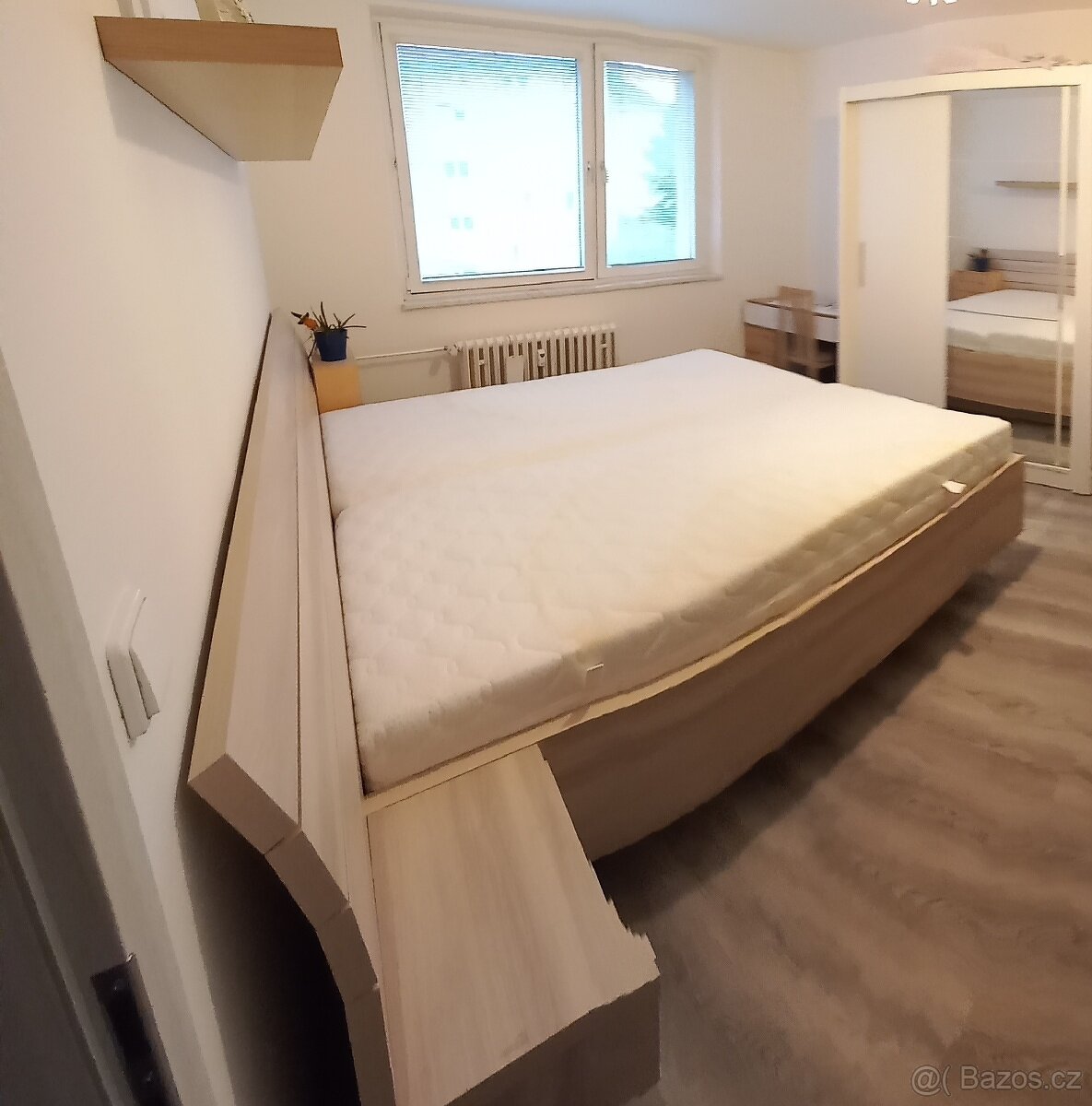Manželská postel 180x200 vč. roštů masiv