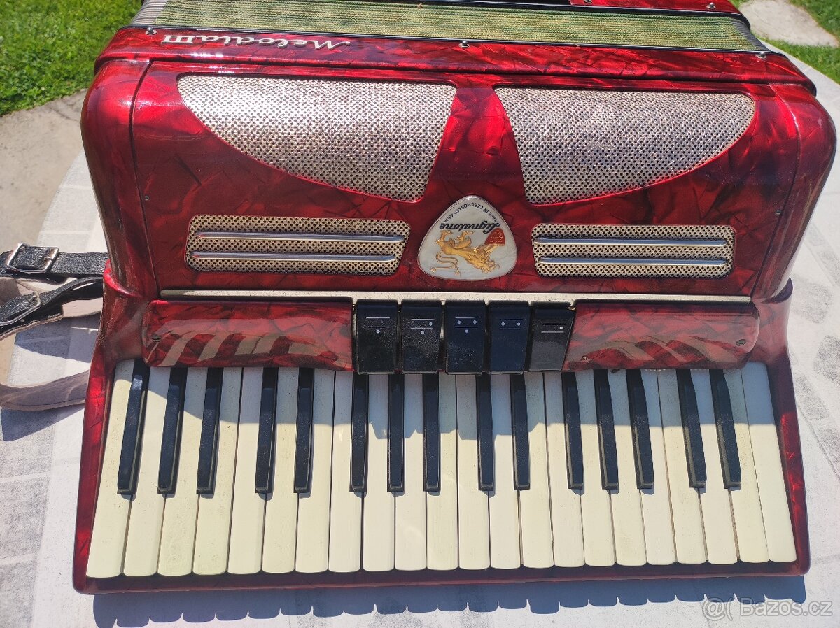 Akordeon Lignatone Melodia III