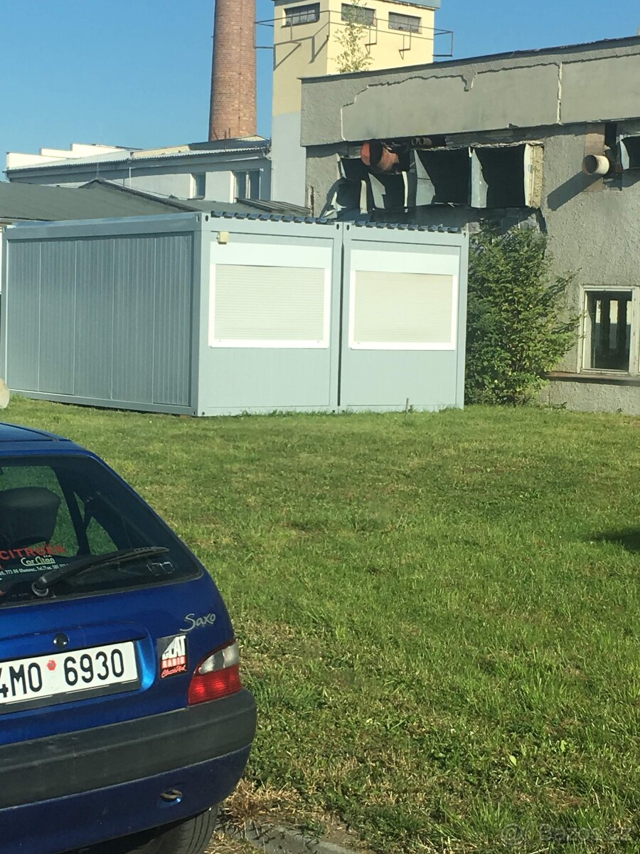 Kontejnery