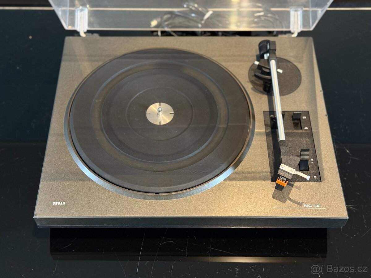 Tesla NC 300 Gramofon
