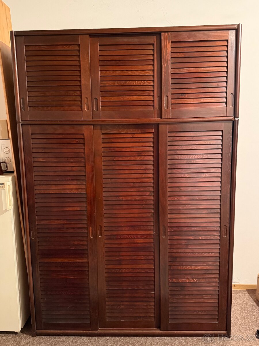Šatní skříň