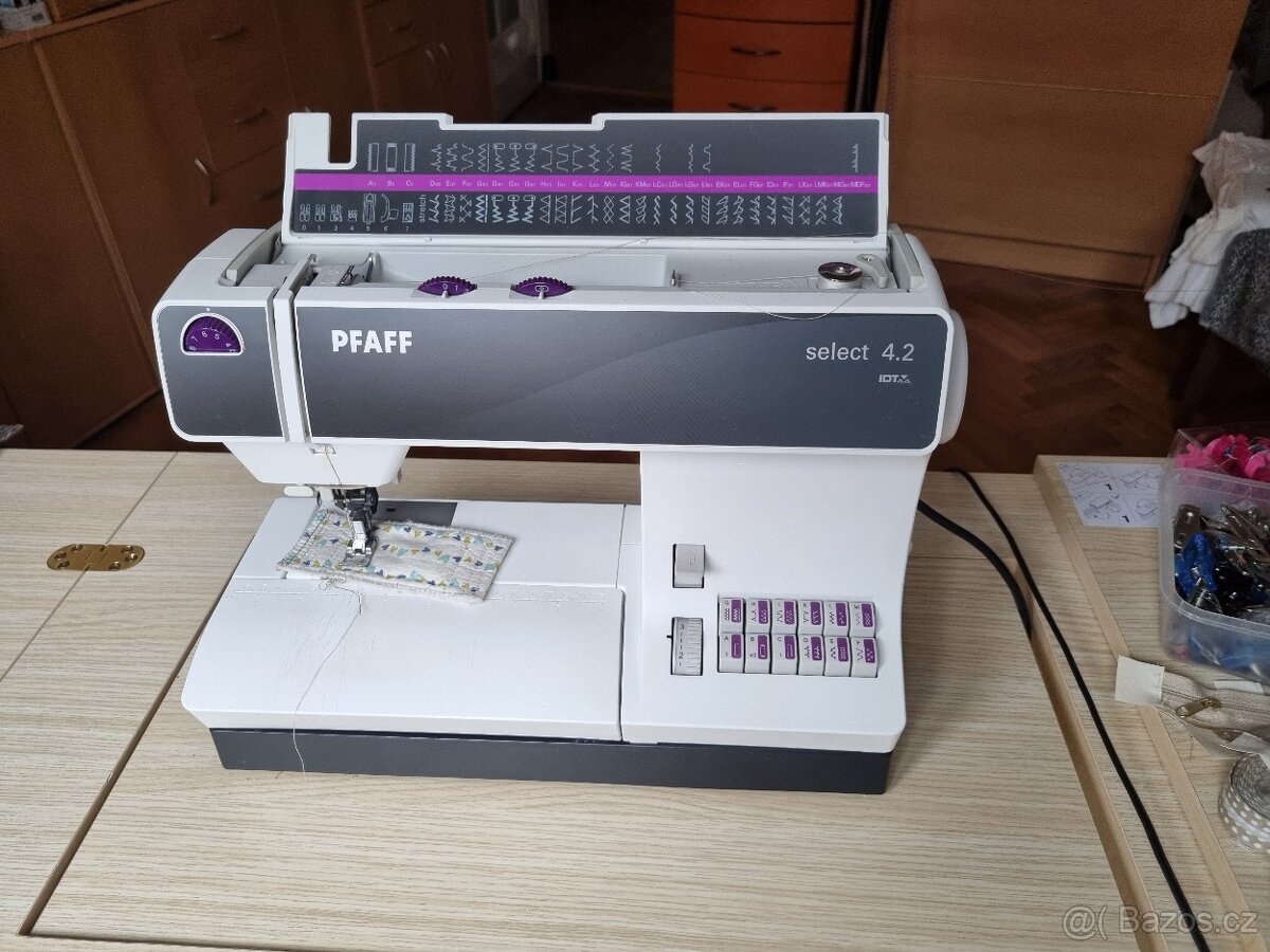 Šicí stroj PFAFF Select 4.2
