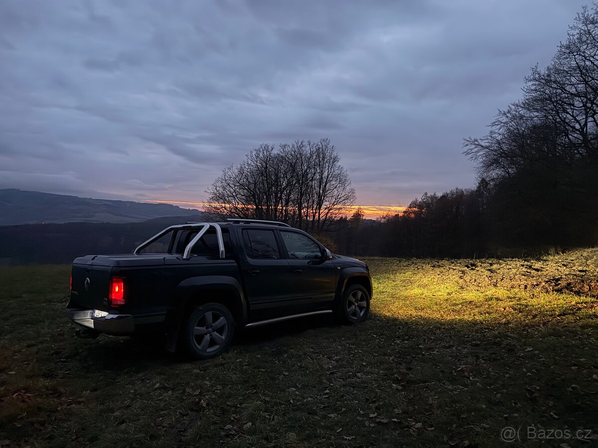 Zadní víko volkswagen Amarok 2015 černa barva