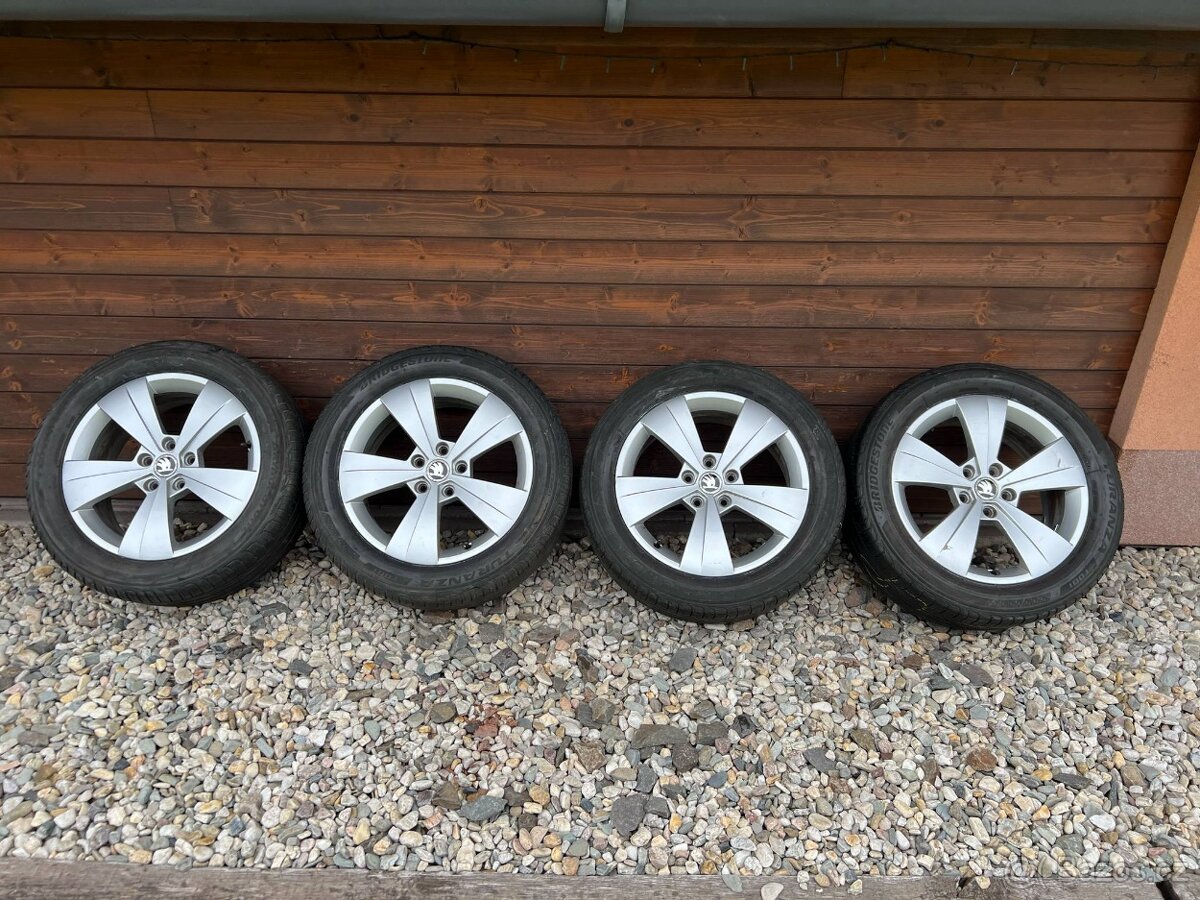 Orig. Letní alu kola Triton R17 215/55/17