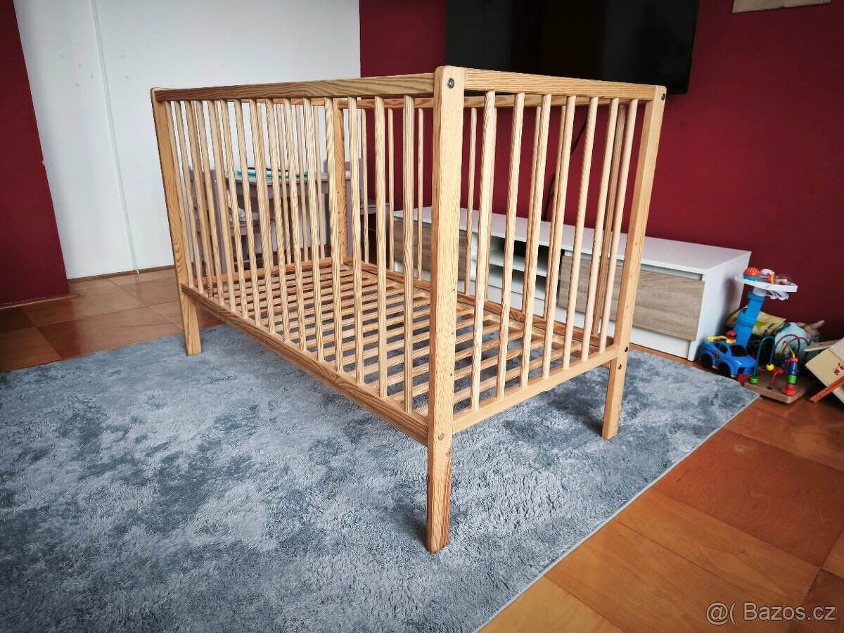 Dětská dřevěná postýlka 130x60