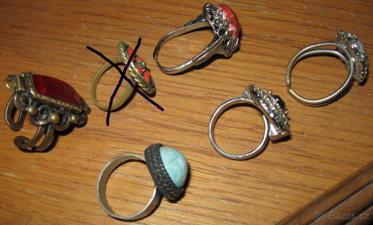 Stará bižuterie - prstýnky