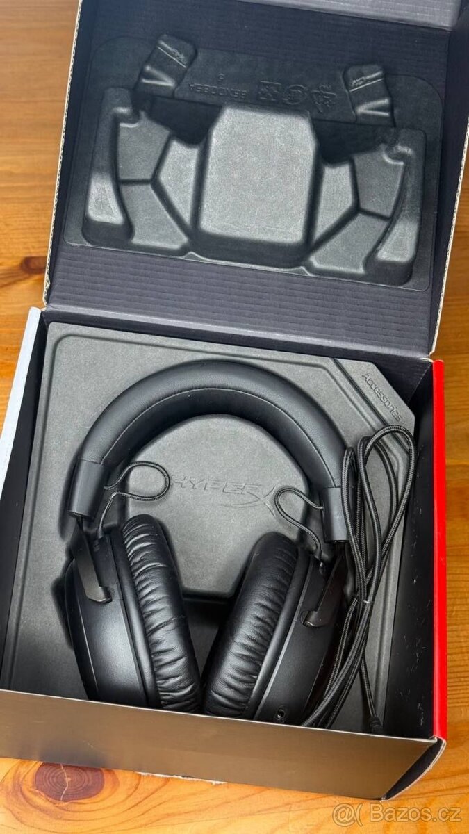 Herní sluchátka HyperX Cloud III Black
