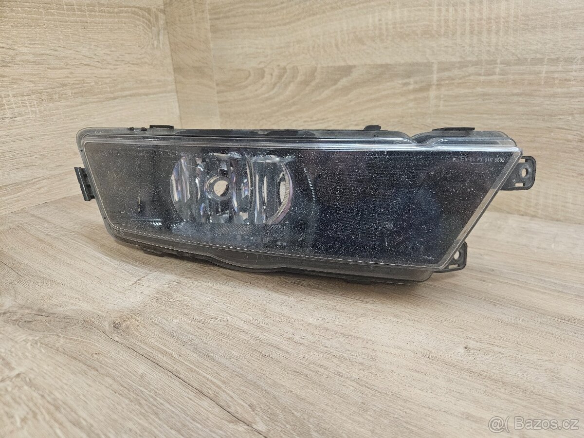 Škoda rapid - mlhovka pravá