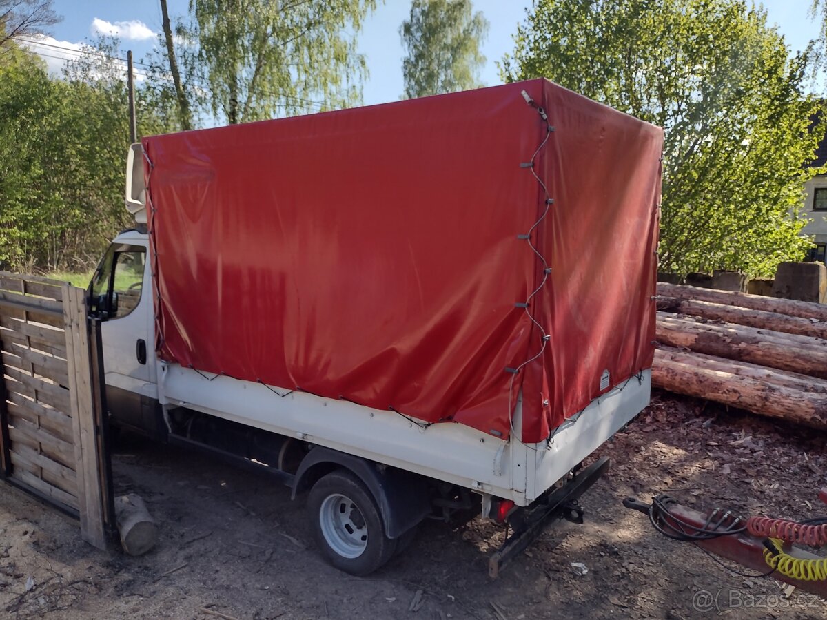 Plachtová nástavba Iveco Daily + nástavba nad kabinu