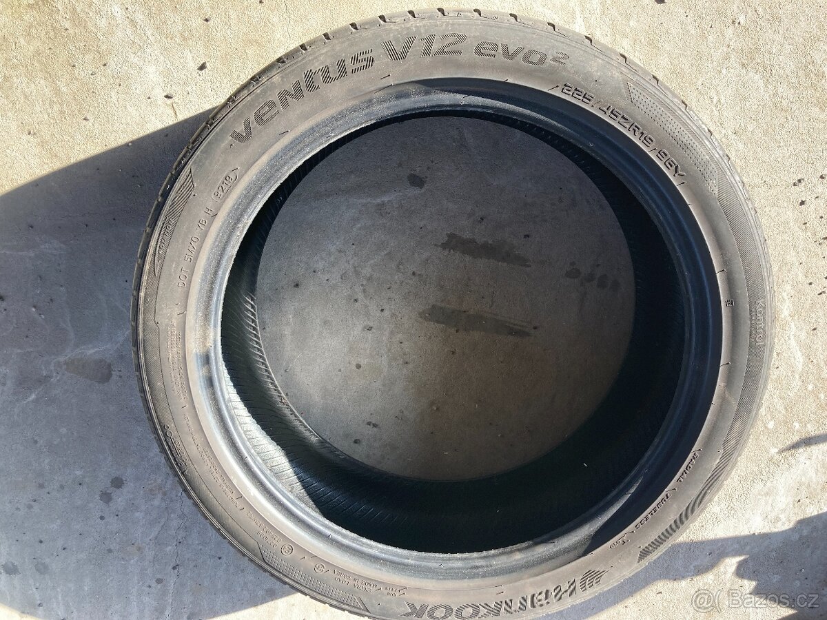 Letni Pneu Hankook Ventus v12 evo2, 225/45/R19