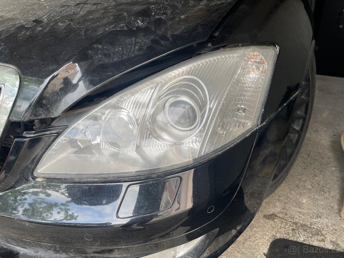 Mercedes s class w221 predne svetla bixenon