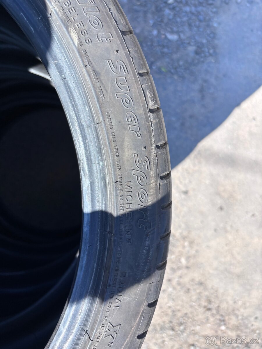 Michelin pilot super sport 235/35/R19