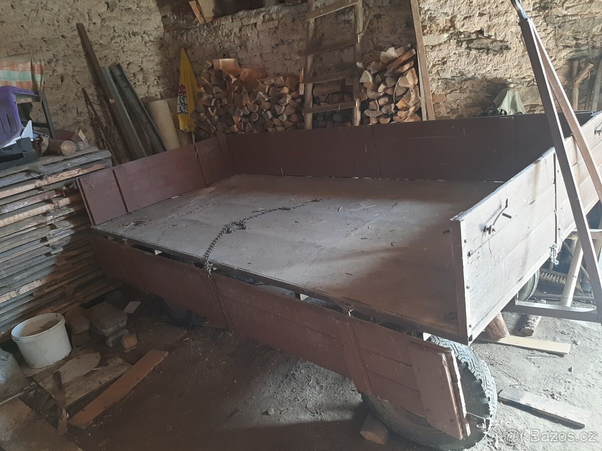 Prodám malý zahradní vlek