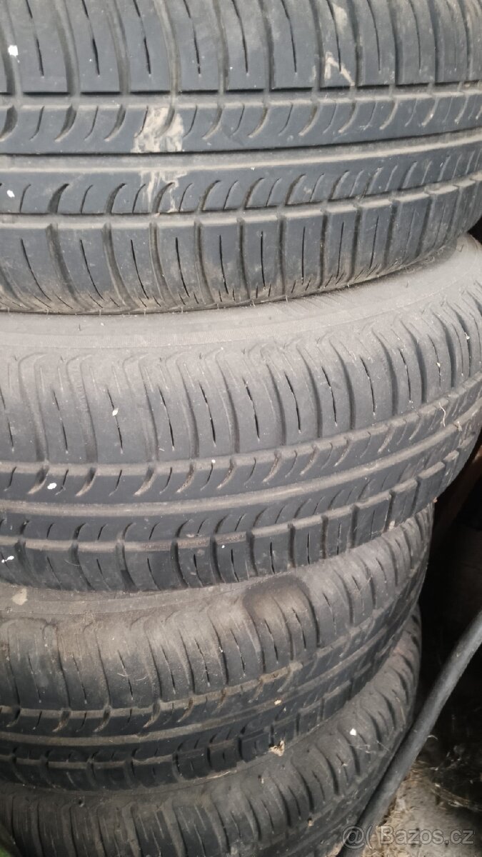 Pneu 175/70R13 na diskach 4x100