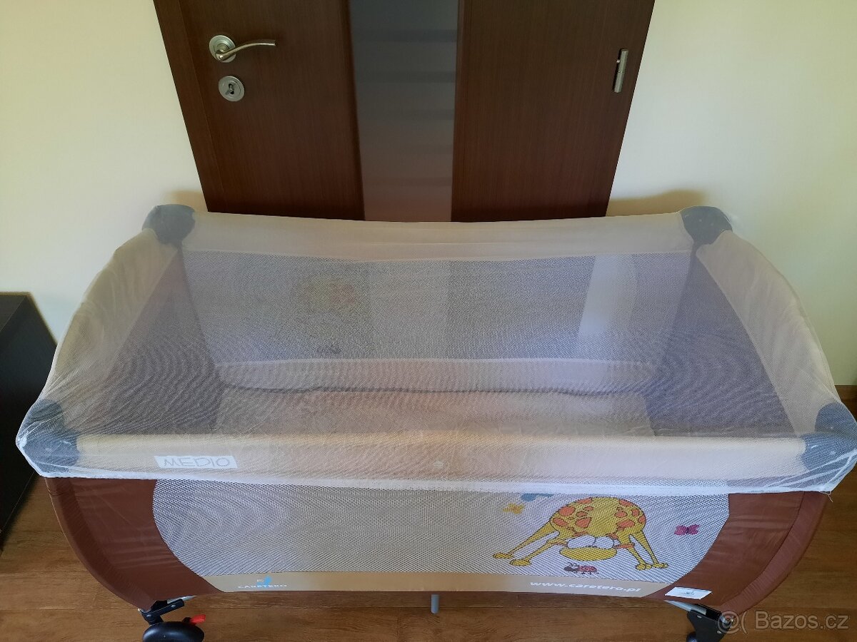 Cestovní postýlka, přebalovací podložka, síť.