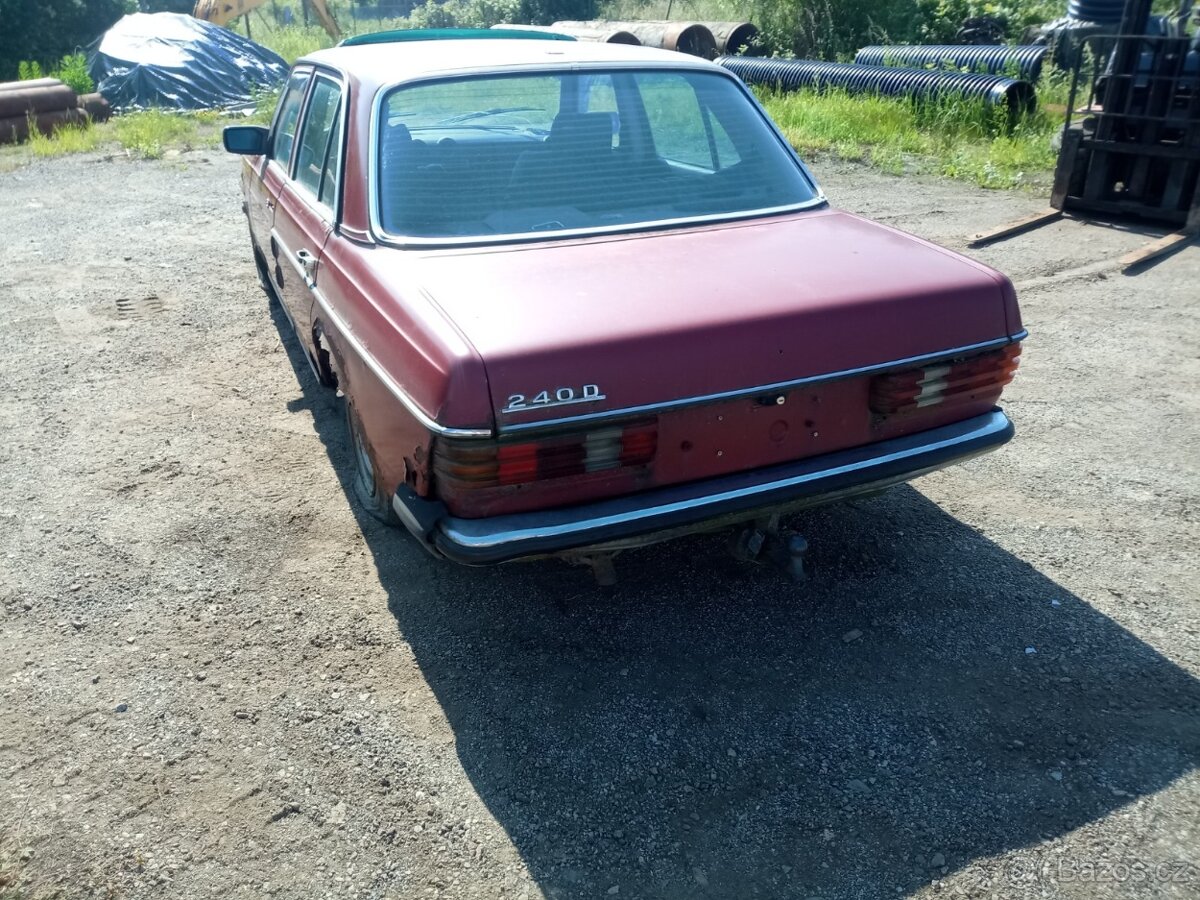 Mercedes 240D