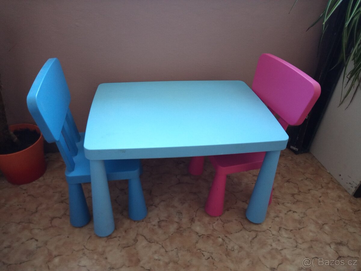 IKEA Mammut 2 židle, stolek