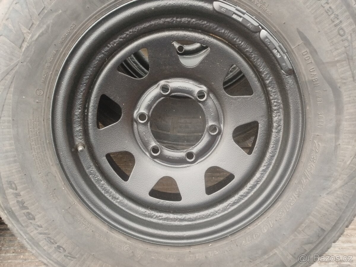 Sada kol 6x139,7 r15 235/75 r15