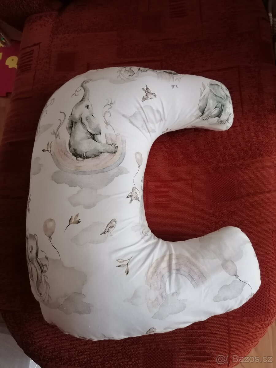 Kojící polštář