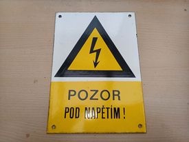 Smaltované cedulky