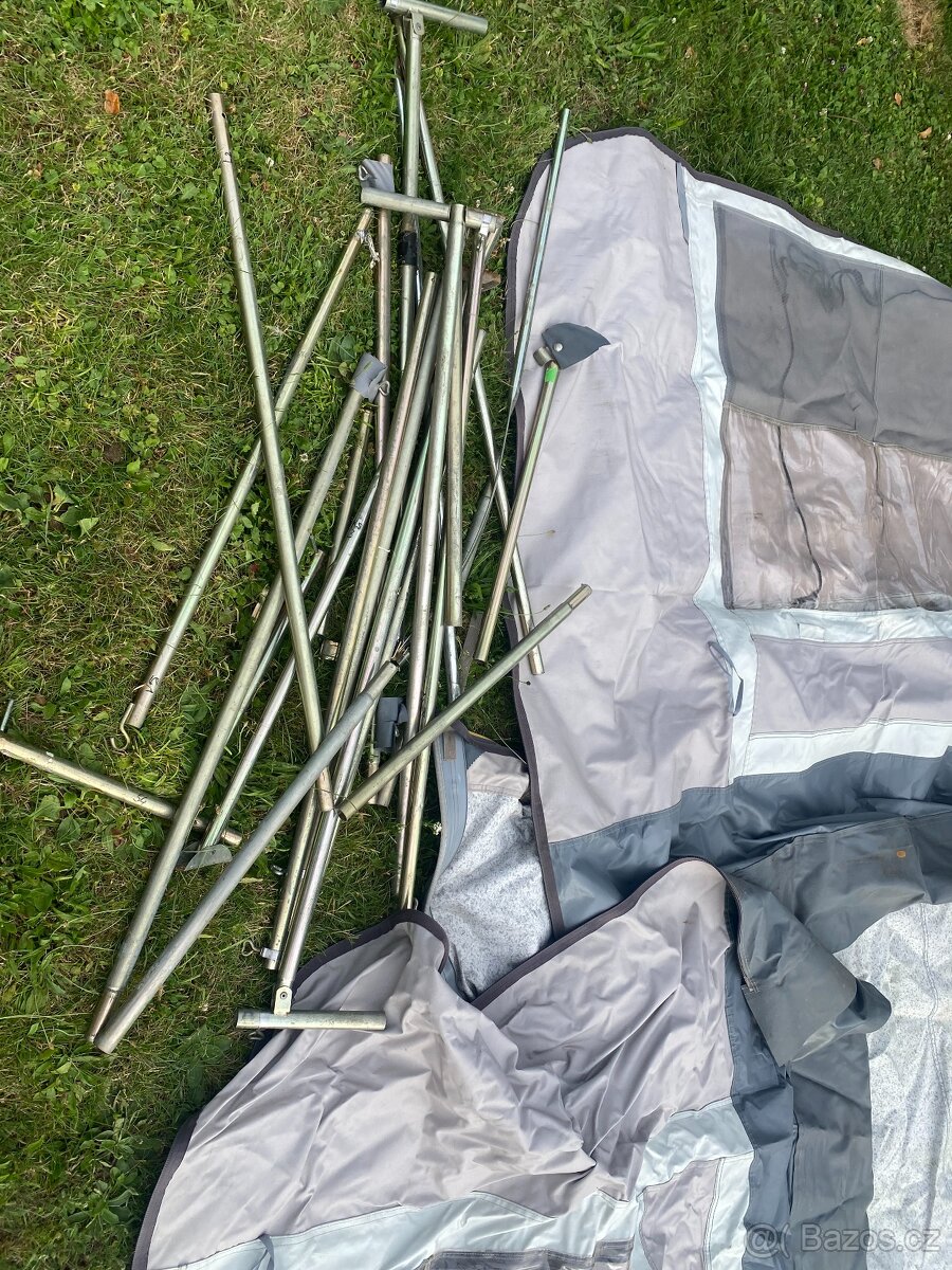 předstan ke karavanu Hobby